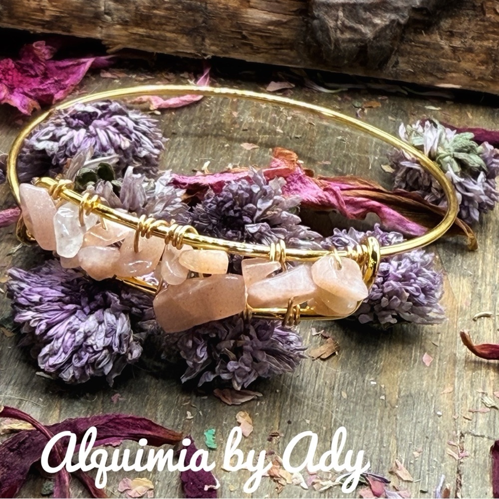 Moonstone and gold elegant bracelet Protection for Libra/intuition/change